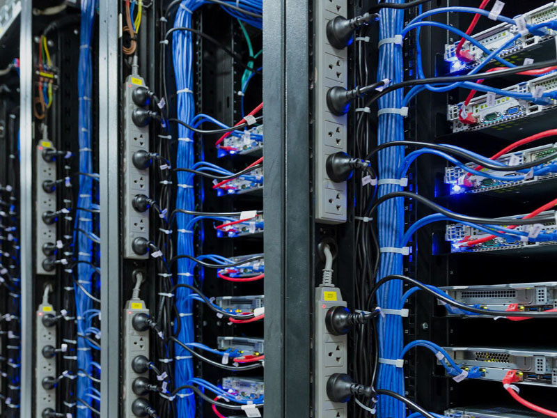 保障电力系统稳定运行的关键组件——电涌保护器与双电源自动转换开关